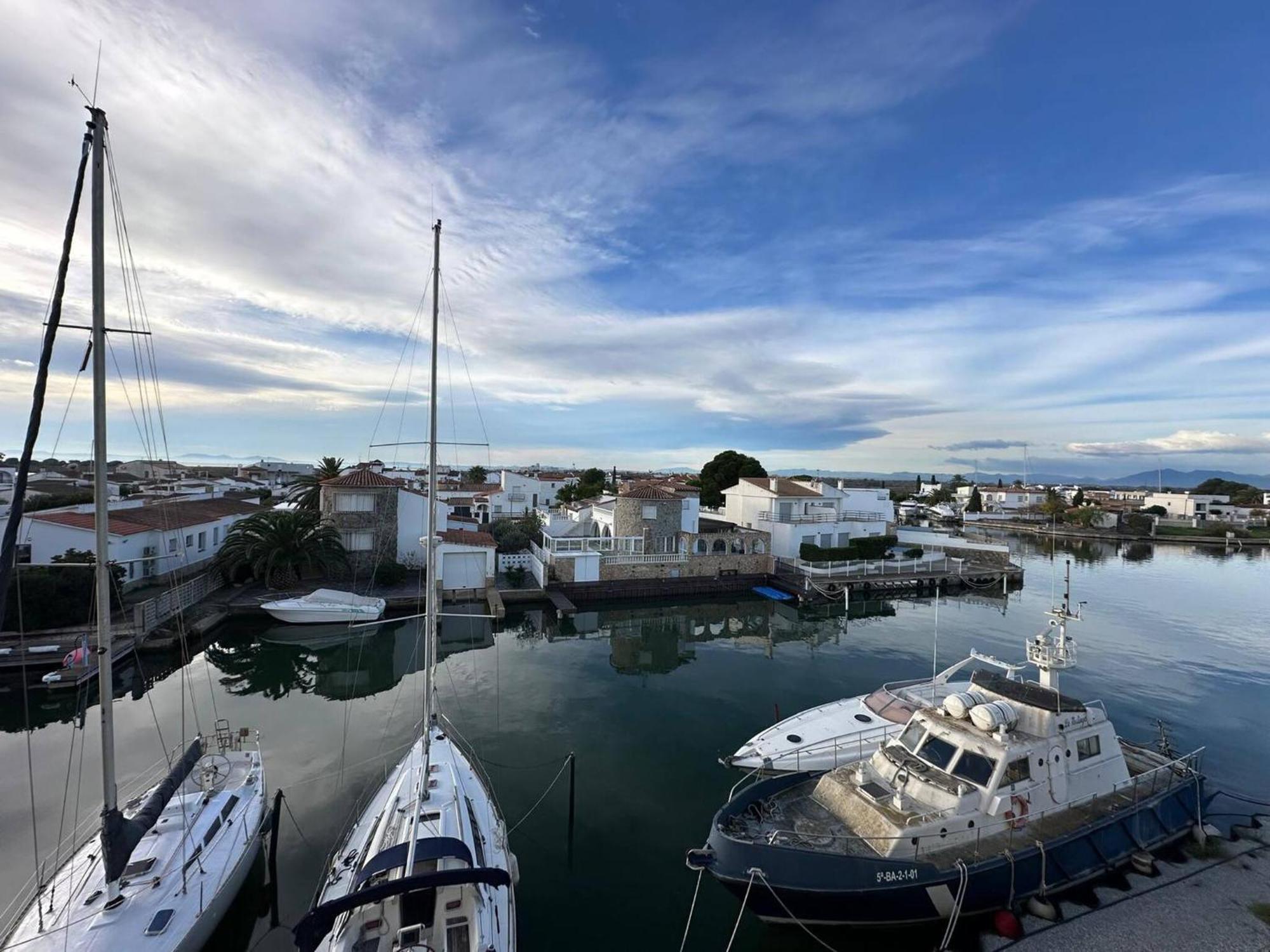Apartment En Con Vistas Al Canal Y Piscina Av-52 *