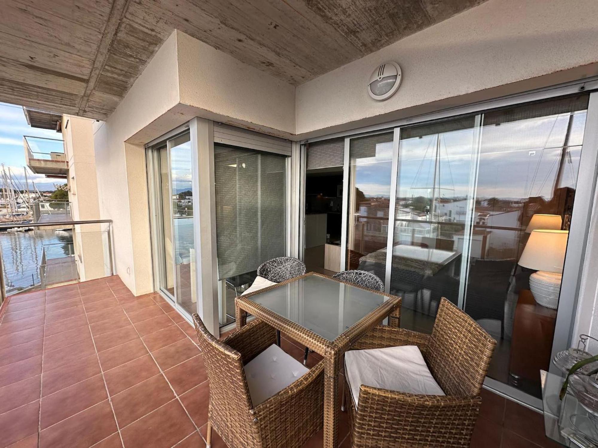 En Con Vistas Al Canal Y Piscina Av-52 Apartment *