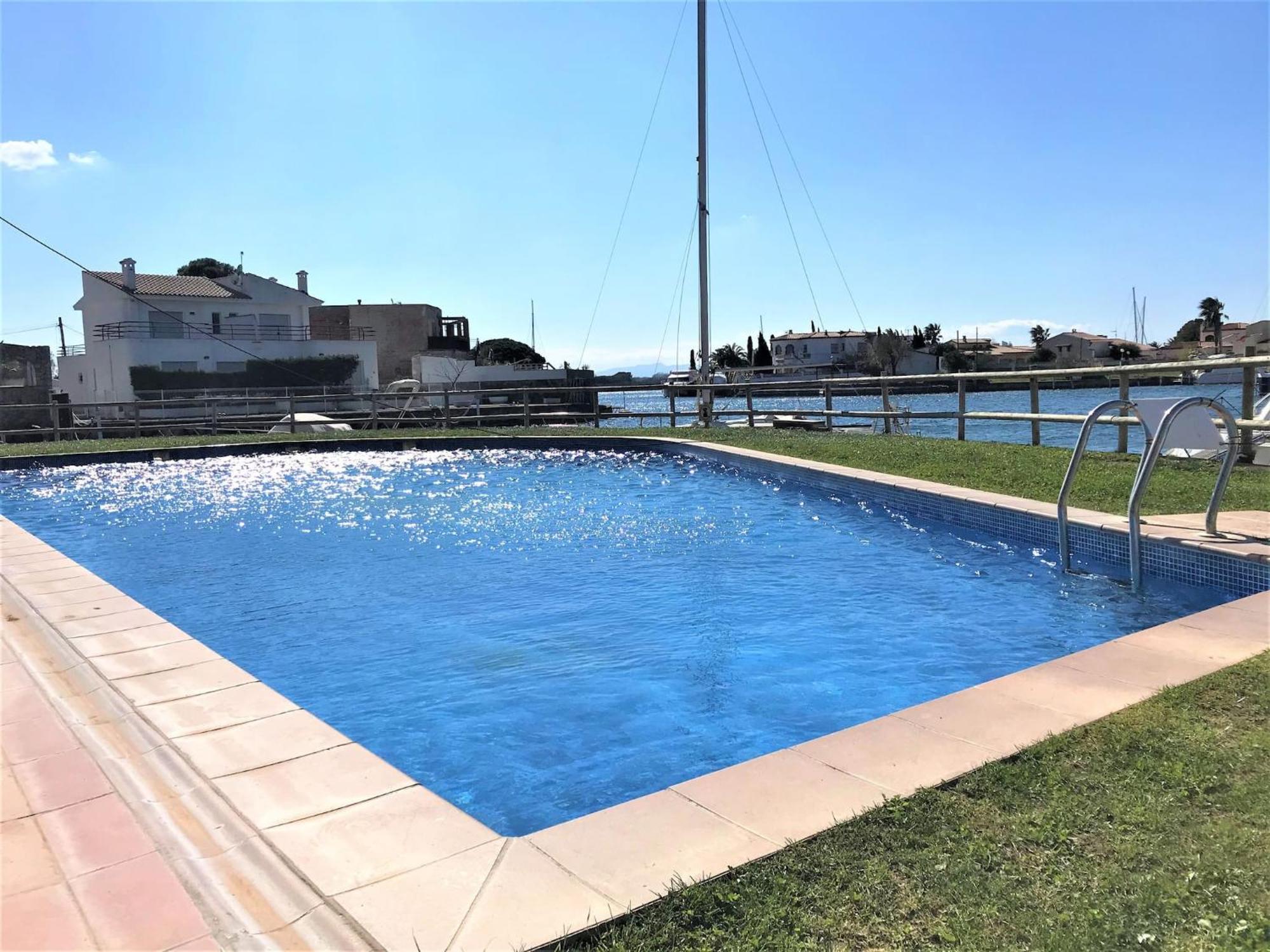 Apartment En Con Vistas Al Canal Y Piscina Av-52 *