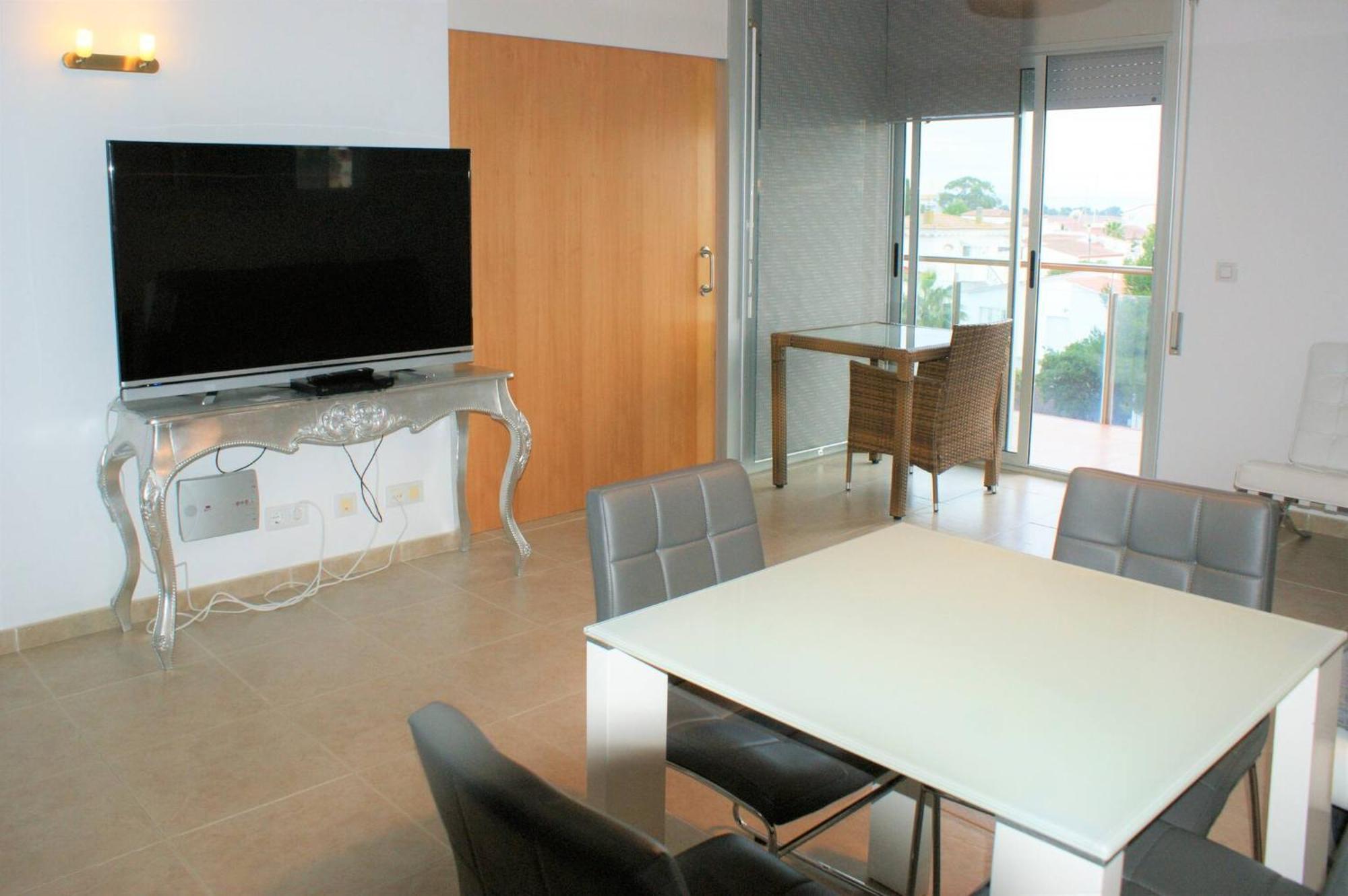 En Con Vistas Al Canal Y Piscina Av-52 Roses